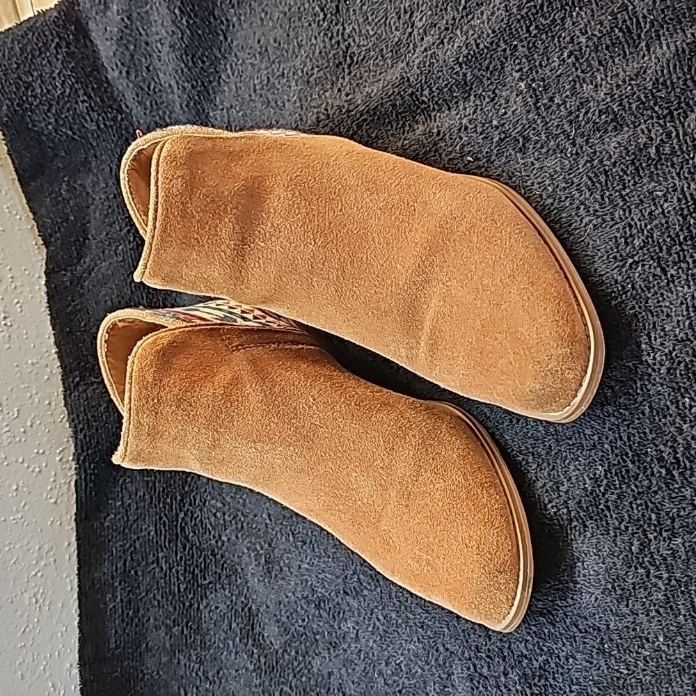 Sbicca Vintage Collection Suede Booties Size 6